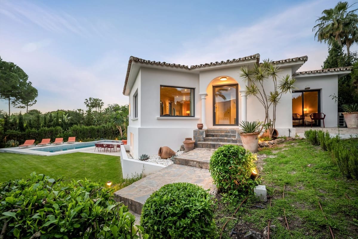 4 chambre Villa/Maison à vendre à Nueva Andalucia avec piscine garage - 2 995 000 € (Ref: 10082885)