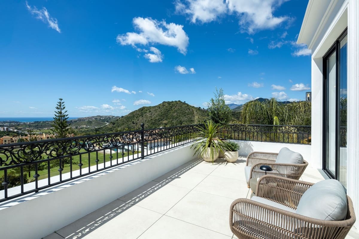 5 bedroom Villa for sale in Los Arqueros with pool garage - € 5,495,000 (Ref: 10082892)