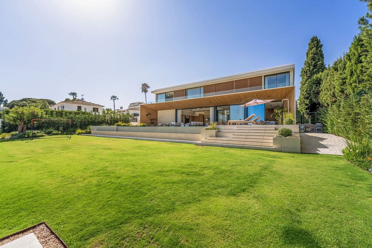 6 sypialnia Willa na sprzedaż w Guadalmina z basenem garażem - 5 995 000 € (Ref: 10082896)