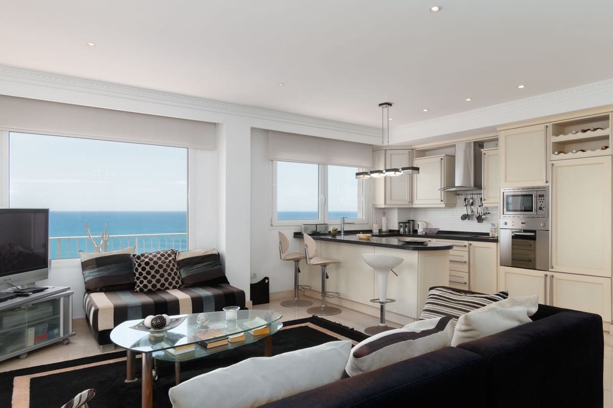 2 Zimmer Apartment zu verkaufen in Fuengirola mit Pool - 1.200.000 € (Ref: 10082914)