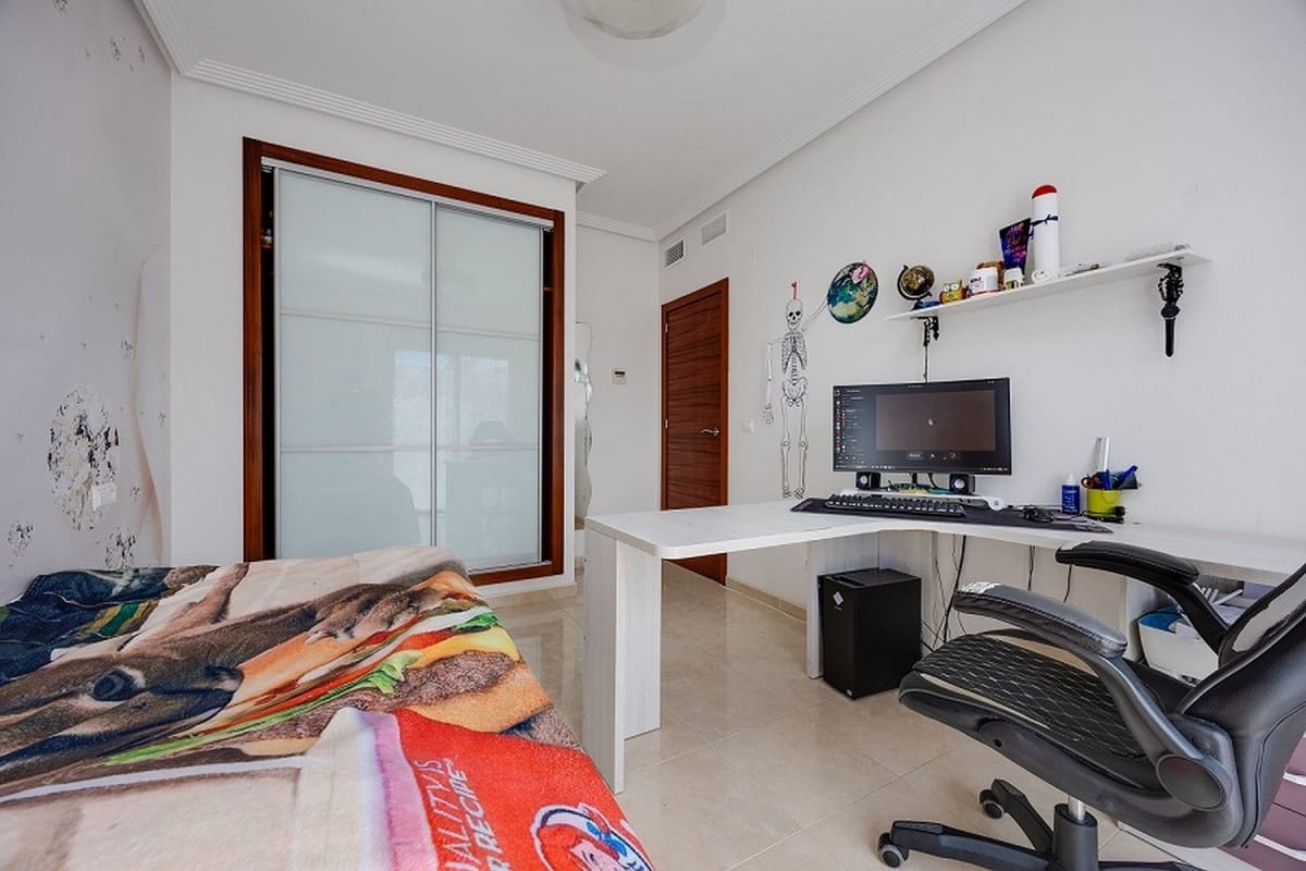 2 soveværelse Lejlighed til salg i Orihuela Costa med swimmingpool garage - € 233.000 (Ref: 10082919)