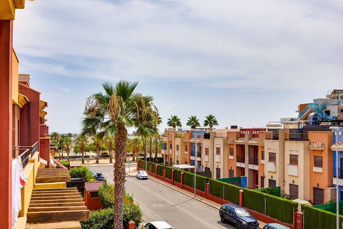 2 soveværelse Lejlighed til salg i Orihuela Costa med swimmingpool garage - € 233.000 (Ref: 10082919)