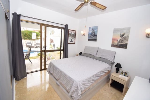3 sypialnia Willa na sprzedaż w Benalmadena Costa, Benalmádena z basenem garażem - 625 000 € (Ref: 10082922)