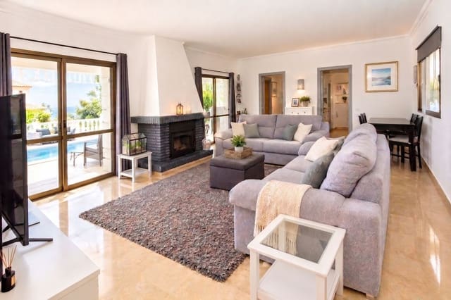 3 sypialnia Willa na sprzedaż w Benalmadena Costa, Benalmádena z basenem garażem - 625 000 € (Ref: 10082922)