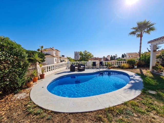 3 sypialnia Willa na sprzedaż w Benalmadena Costa, Benalmádena z basenem garażem - 625 000 € (Ref: 10082922)