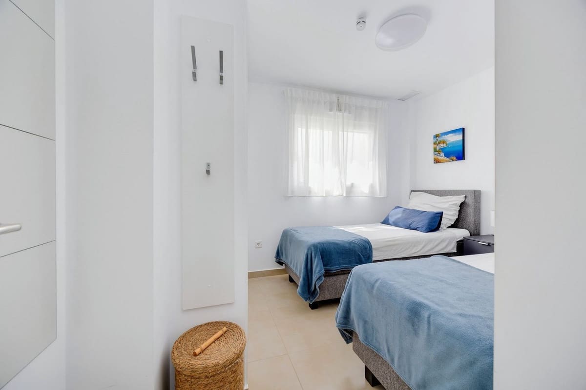 Apartamento de 2 habitaciones en Pilar de la Horadada en venta con piscina garaje - 259.950 € (Ref: 10082962)