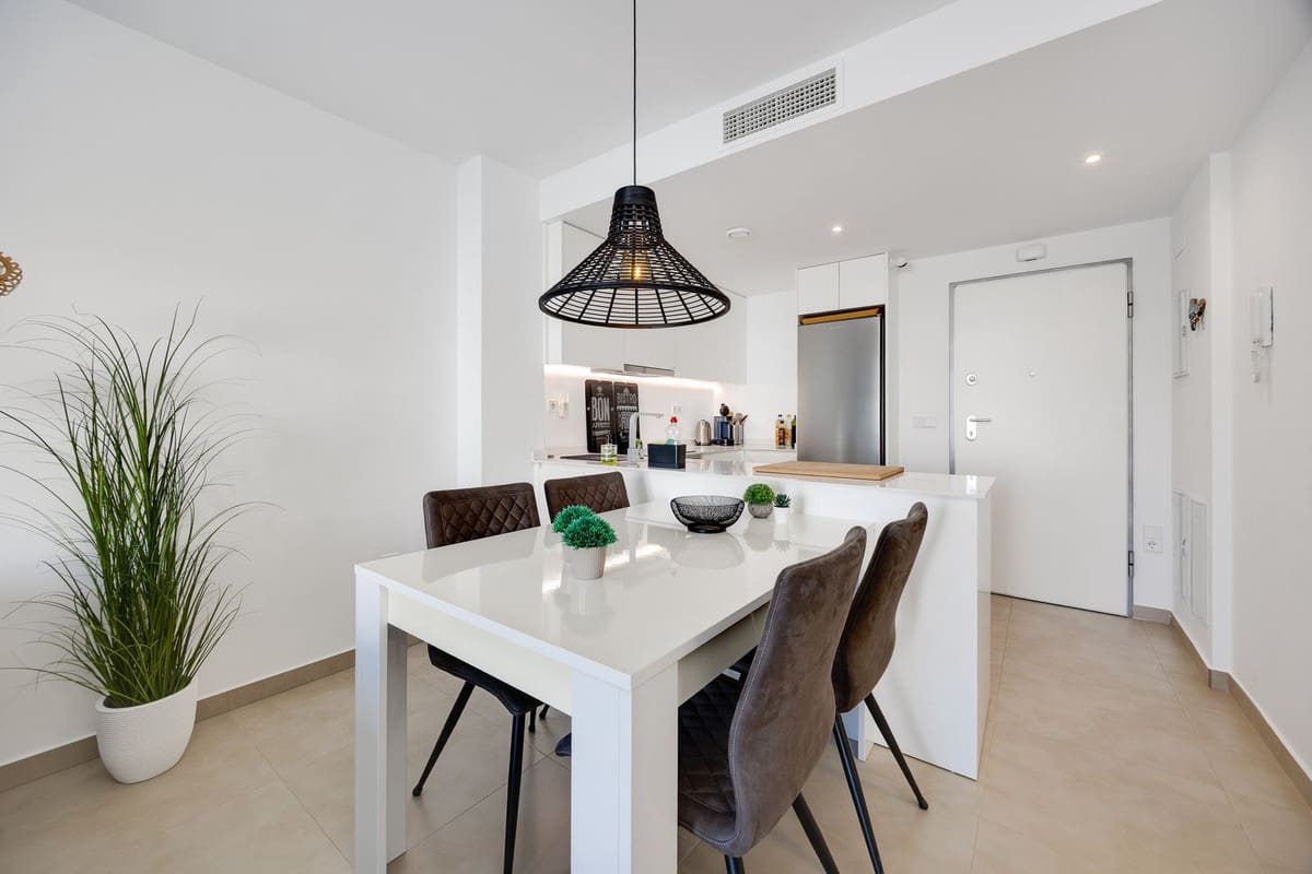 Apartamento de 2 habitaciones en Pilar de la Horadada en venta con piscina garaje - 259.950 € (Ref: 10082962)