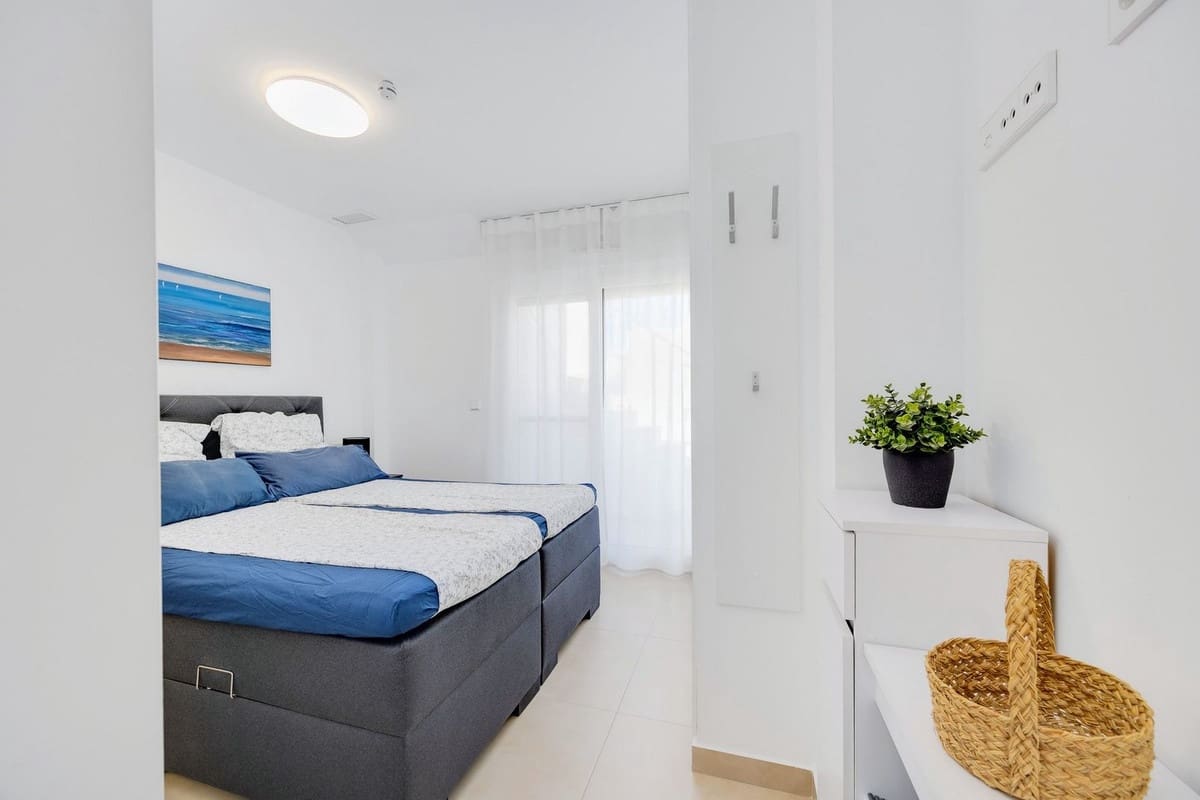 Apartamento de 2 habitaciones en Pilar de la Horadada en venta con piscina garaje - 259.950 € (Ref: 10082962)