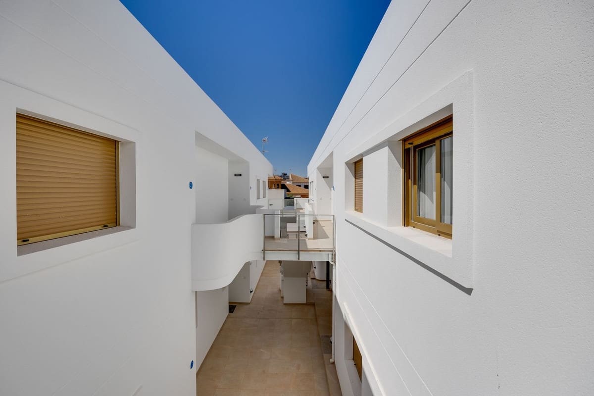 Apartamento de 2 habitaciones en Pilar de la Horadada en venta con piscina garaje - 259.950 € (Ref: 10082962)