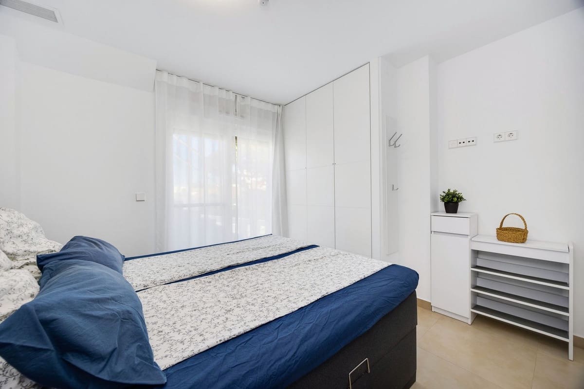 Apartamento de 2 habitaciones en Pilar de la Horadada en venta con piscina garaje - 259.950 € (Ref: 10082962)
