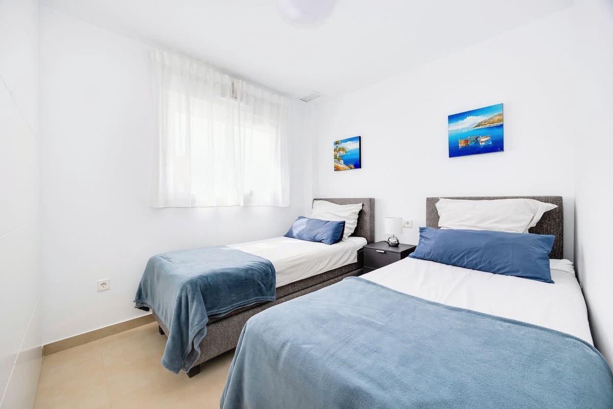 Apartamento de 2 habitaciones en Pilar de la Horadada en venta con piscina garaje - 259.950 € (Ref: 10082962)