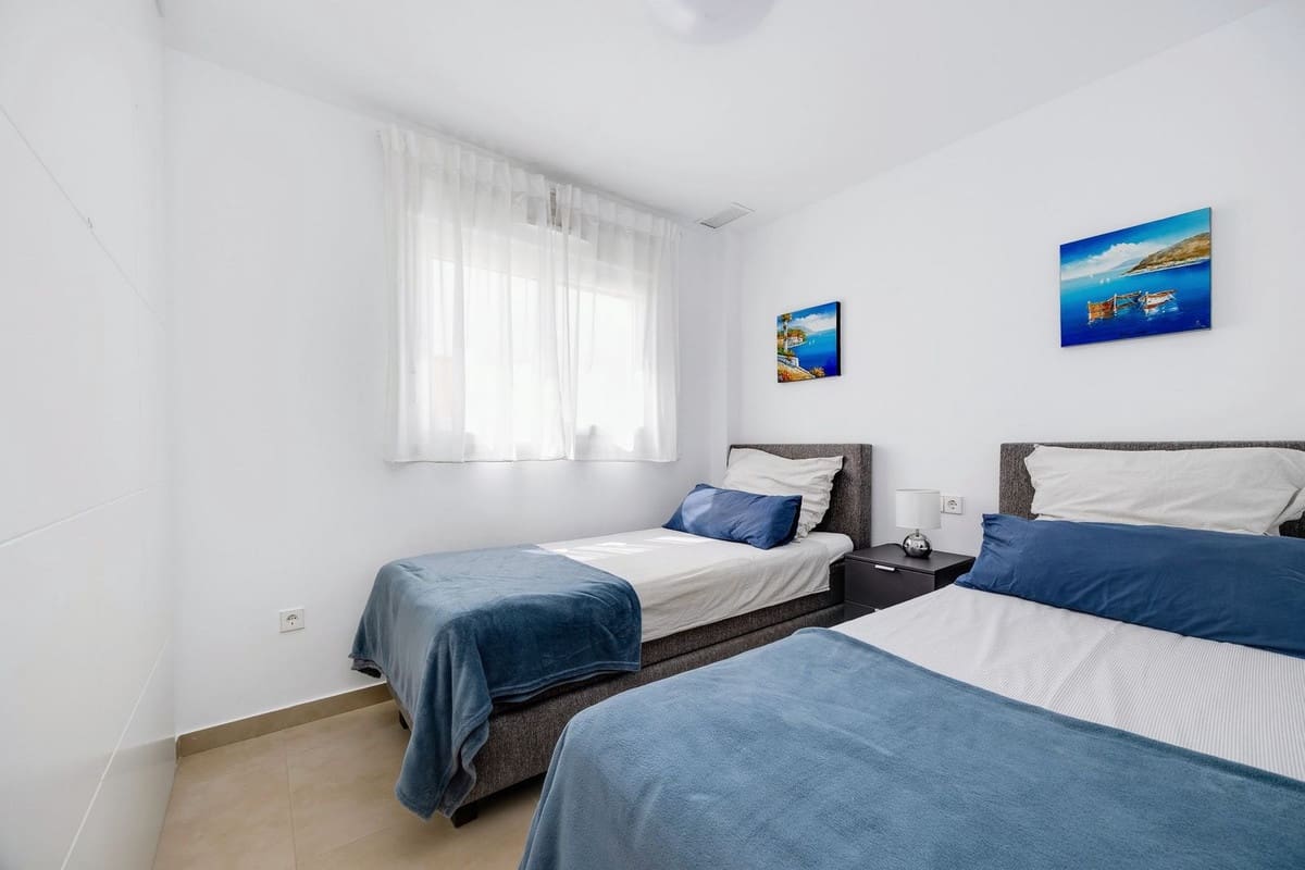 Apartamento de 2 habitaciones en Pilar de la Horadada en venta con piscina garaje - 259.950 € (Ref: 10082962)