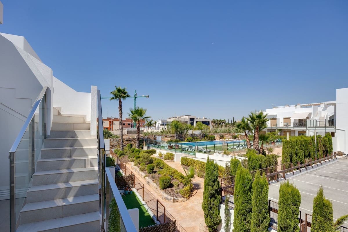 Apartamento de 2 habitaciones en Pilar de la Horadada en venta con piscina garaje - 259.950 € (Ref: 10082962)