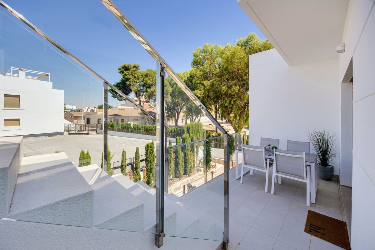 Apartamento de 2 habitaciones en Pilar de la Horadada en venta con piscina garaje - 259.950 € (Ref: 10082962)