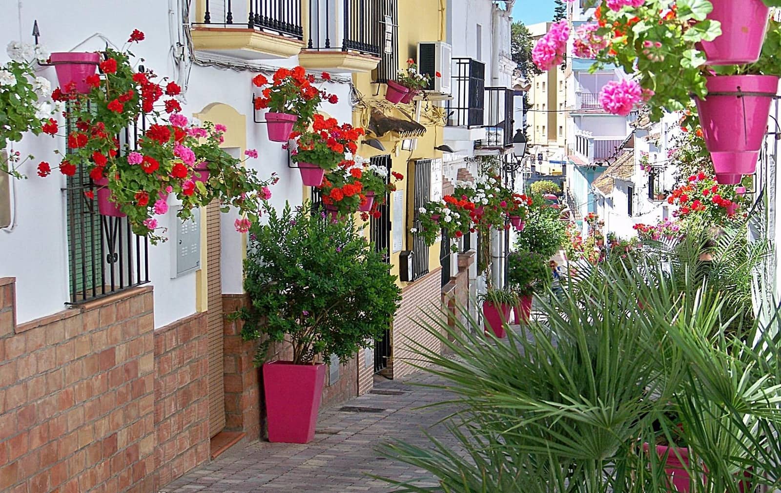 Apartamento de 2 habitaciones en Estepona en venta con piscina garaje - 370.000 € (Ref: 10083024)