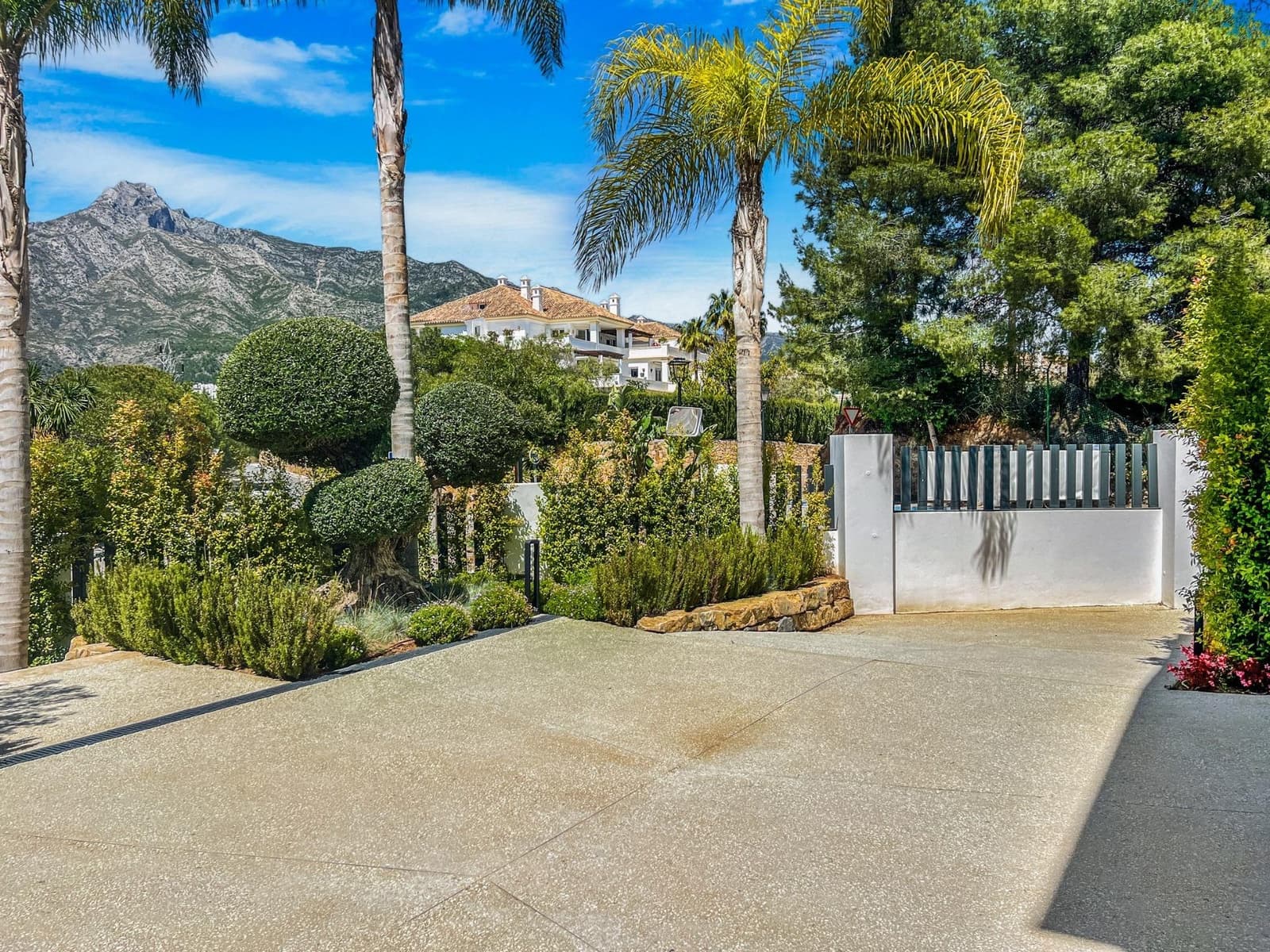 6 sypialnia Willa na sprzedaż w Marbella z basenem - 6 400 000 € (Ref: 10083181)