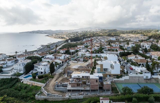 4 Zimmer Villa zu verkaufen in El Faro de Calaburra - Chaparral, Mijas mit Pool - 1.765.000 € (Ref: 10083446)