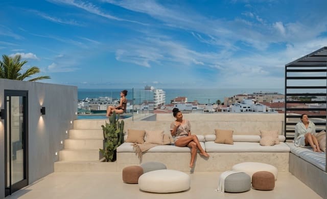 2 chambre Appartement à vendre à Las Piscinas Naturales, Torrevieja avec piscine - 287 000 € (Ref: 10083449)