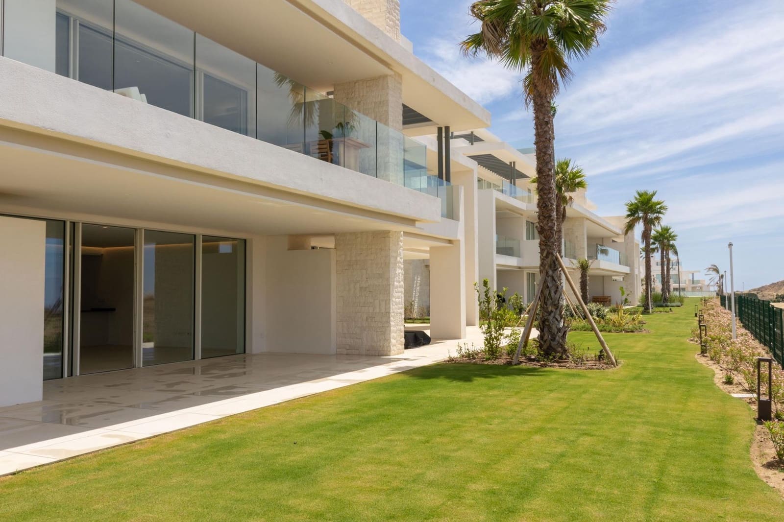Apartamento de 2 habitaciones en Ojen en venta con piscina garaje - 960.000 € (Ref: 10083729)