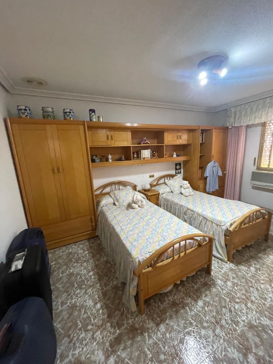 4 sovrum Lägenhet till salu i Torrevieja - 317 000 € (Ref: 10083836)