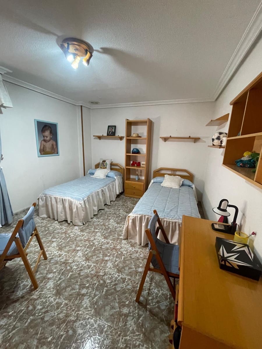 4 sovrum Lägenhet till salu i Torrevieja - 317 000 € (Ref: 10083836)