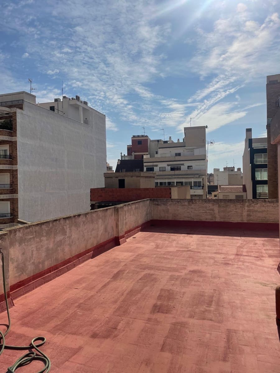 4 sovrum Lägenhet till salu i Torrevieja - 317 000 € (Ref: 10083836)