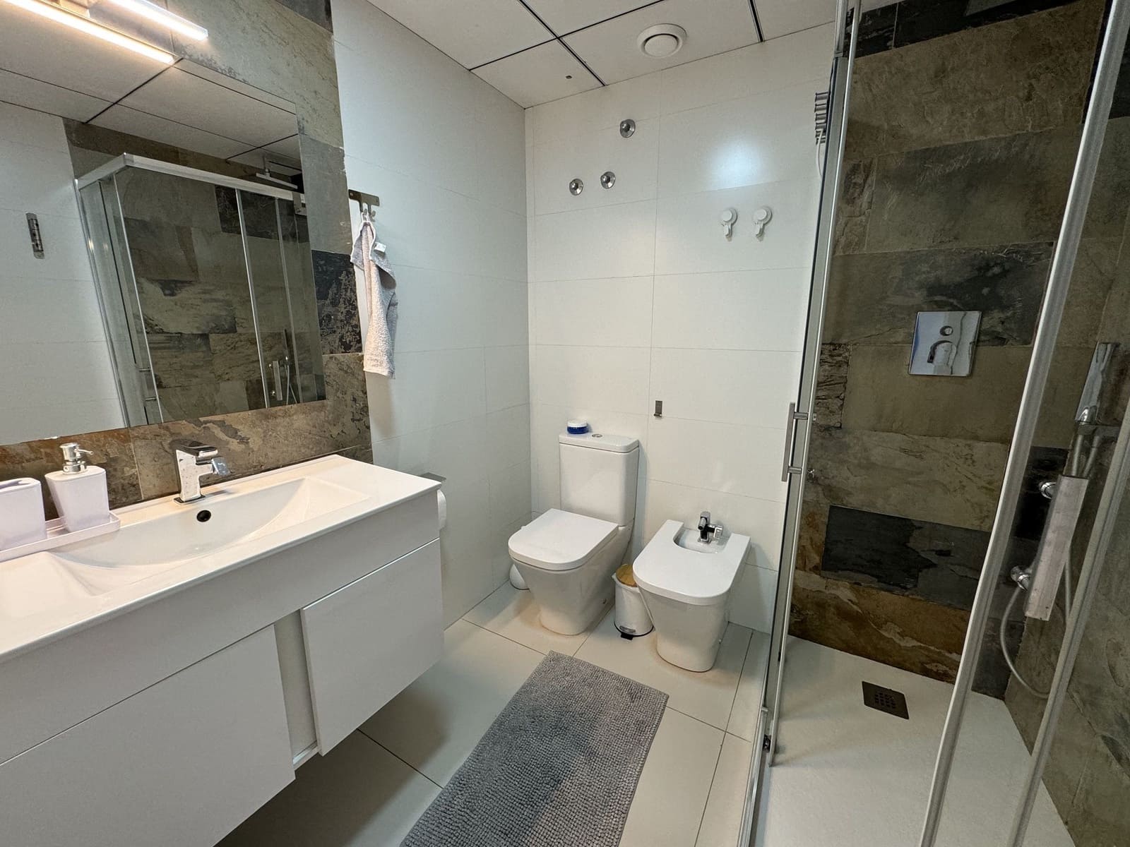 2 soveværelse Lejlighed til salg i Torrevieja med swimmingpool garage - € 189.000 (Ref: 10083837)