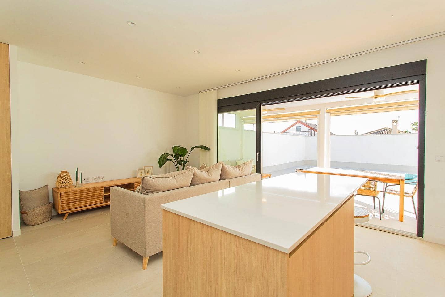 Casa de 2 habitaciones en Torrevieja en venta con piscina - 499.000 € (Ref: 10083847)