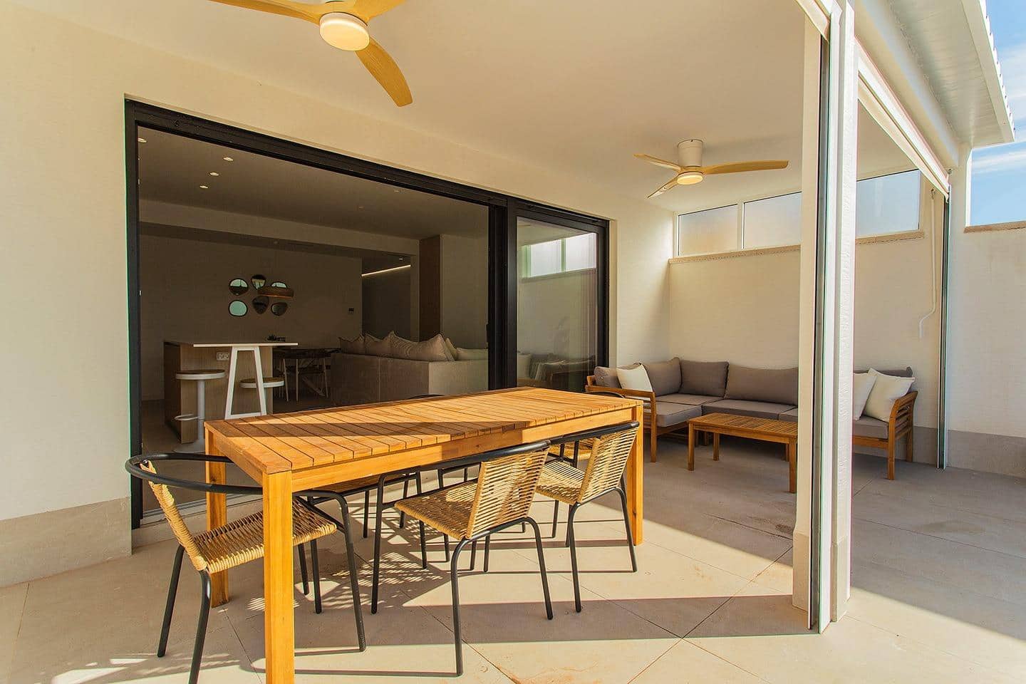 Casa de 2 habitaciones en Torrevieja en venta con piscina - 499.000 € (Ref: 10083847)