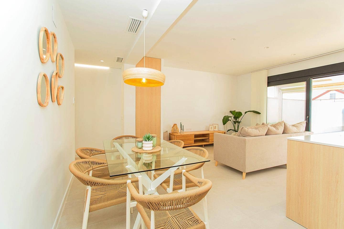 Casa de 2 habitaciones en Torrevieja en venta con piscina - 499.000 € (Ref: 10083847)