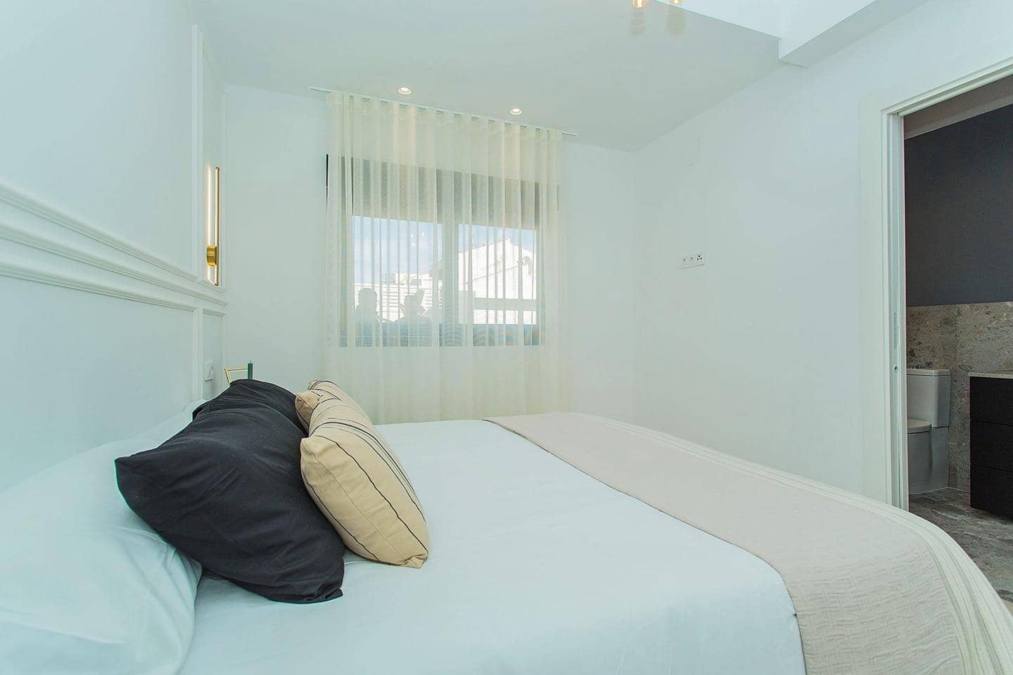 Casa de 2 habitaciones en Torrevieja en venta con piscina - 499.000 € (Ref: 10083847)