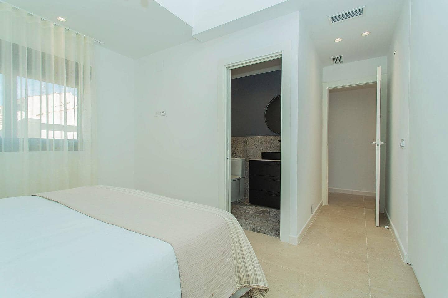 Casa de 2 habitaciones en Torrevieja en venta con piscina - 499.000 € (Ref: 10083847)