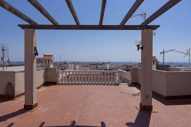 7 makuuhuone Kattohuoneisto myytävänä paikassa Parque de las Naciones, Torrevieja - 445 000 € (Ref: 10083855)