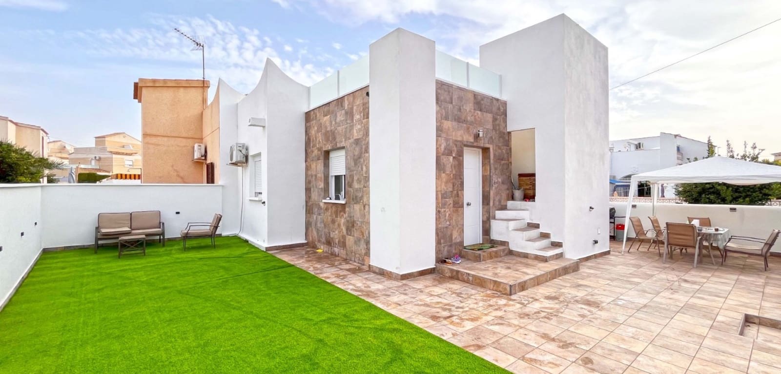 Bungalow de 2 habitaciones en Orihuela Costa en venta - 219.000 € (Ref: 10083861)