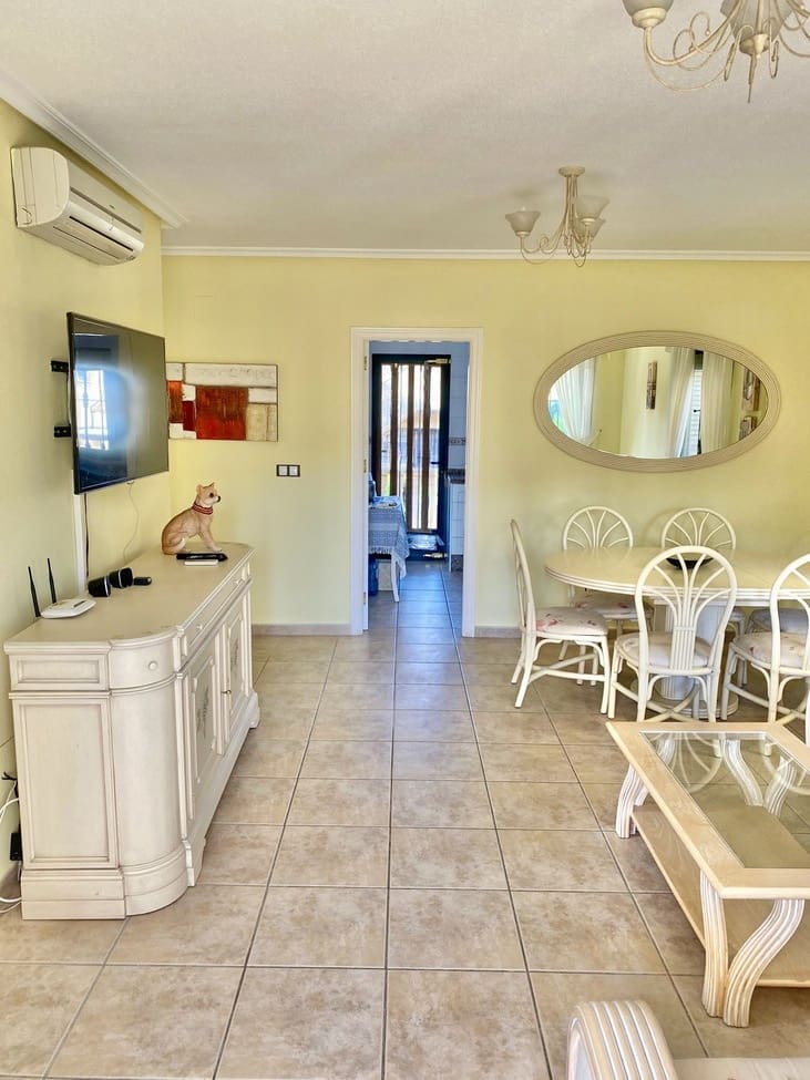 3 slaapkamer Halfvrijstaande villa te koop in Villamartin - € 363.500 (Ref: 10083862)