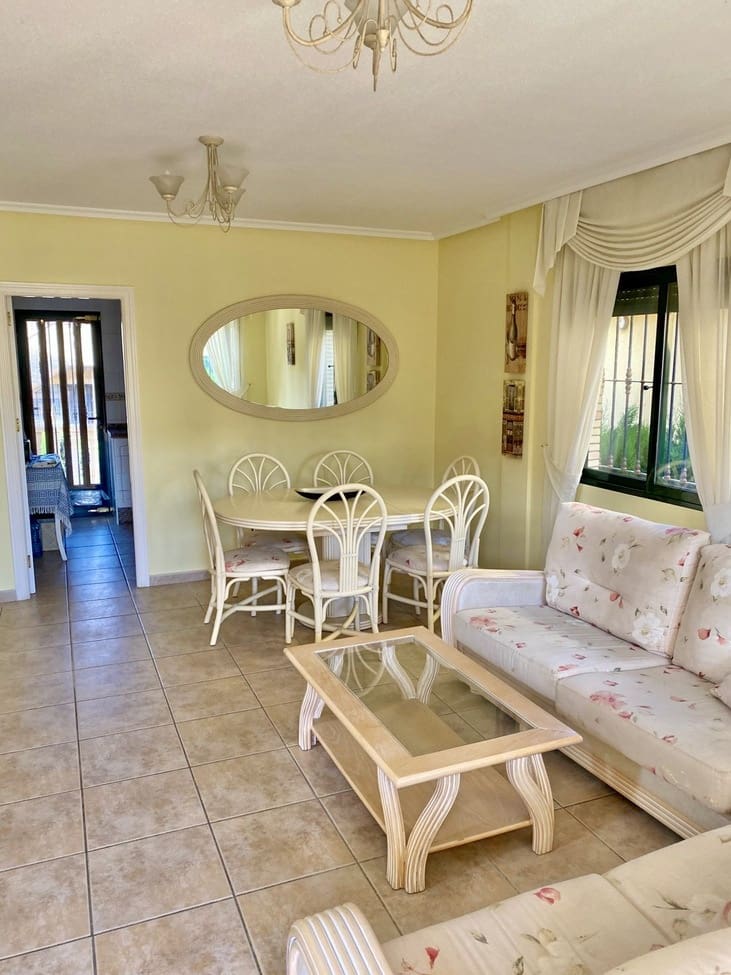 3 slaapkamer Halfvrijstaande villa te koop in Villamartin - € 363.500 (Ref: 10083862)