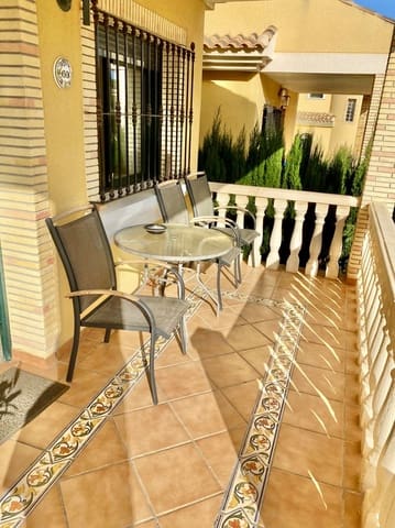 3 slaapkamer Halfvrijstaande villa te koop in Villamartin, Orihuela - € 363.500 (Ref: 10083862)