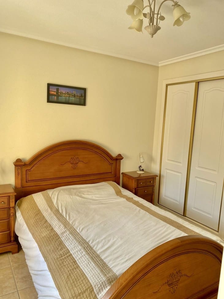 3 slaapkamer Halfvrijstaande villa te koop in Villamartin - € 363.500 (Ref: 10083862)