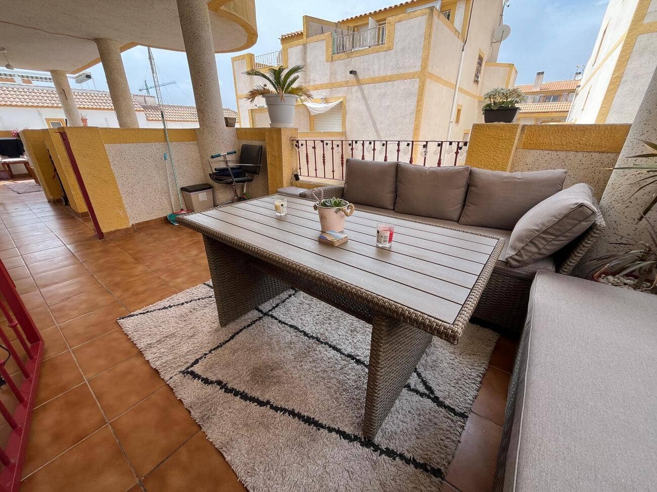 3 soveværelse Byhus til salg i Torrevieja med swimmingpool - € 189.000 (Ref: 10083868)