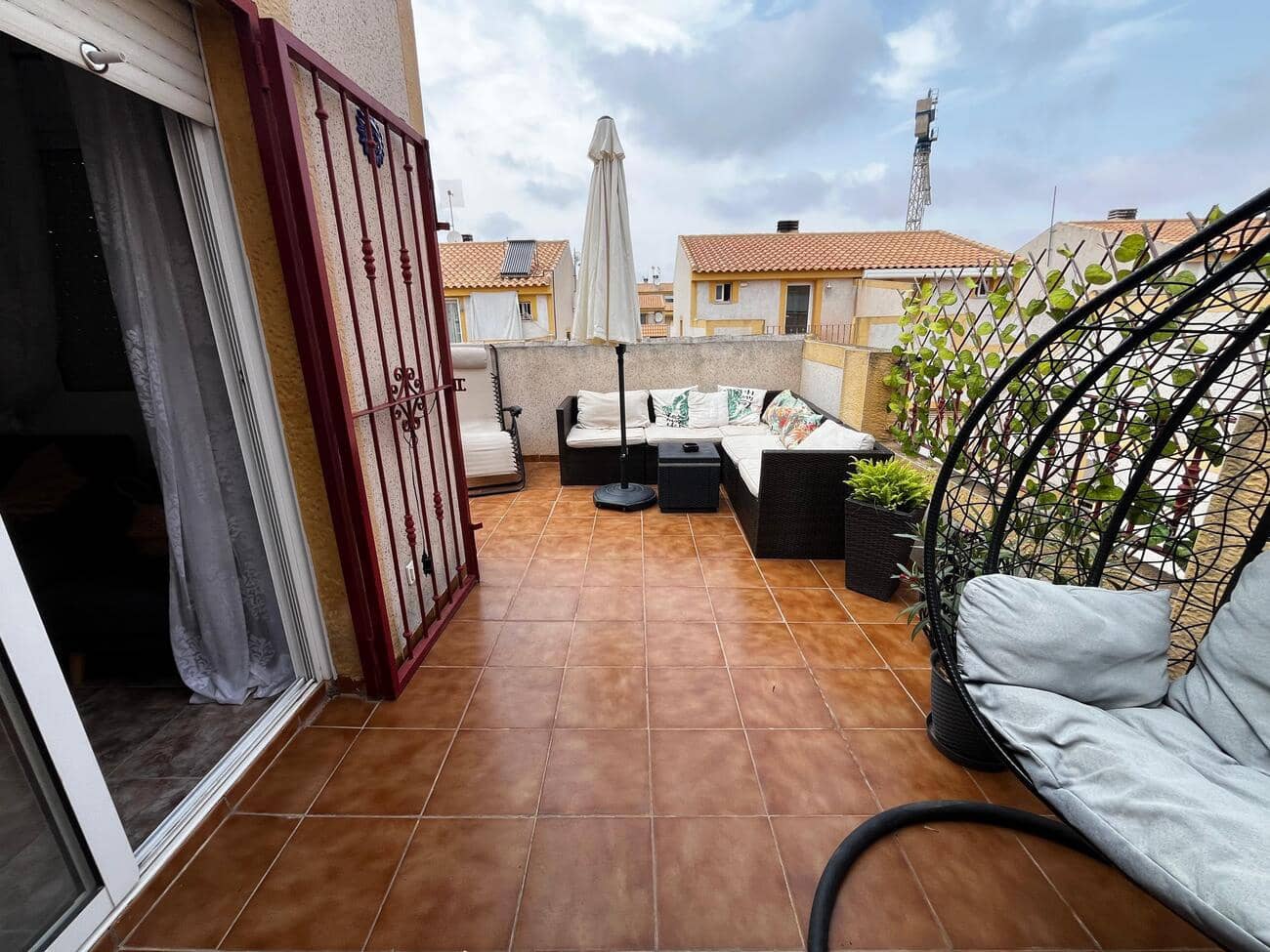3 soveværelse Byhus til salg i Torrevieja med swimmingpool - € 189.000 (Ref: 10083868)