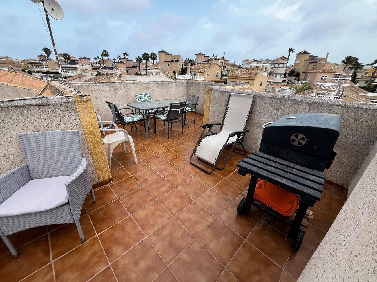 3 soveværelse Byhus til salg i Torrevieja med swimmingpool - € 189.000 (Ref: 10083868)