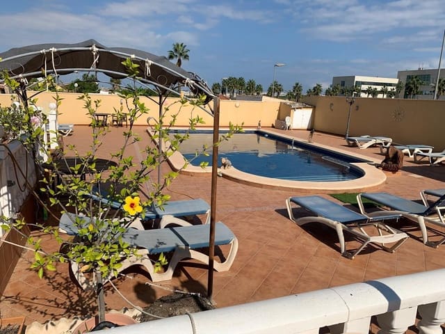 6 Zimmer Villa zu verkaufen in Torrevieja mit Pool Garage - 598.000 € (Ref: 10083870)