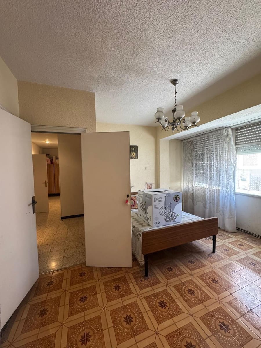 5 sovrum Lägenhet till salu i Guardamar del Segura - 185 000 € (Ref: 10083873)