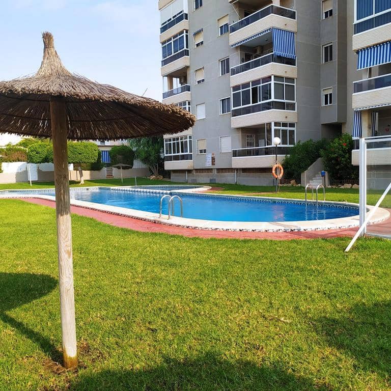 3 sovrum Lägenhet till salu i Torrevieja med pool - 349 900 € (Ref: 10083878)