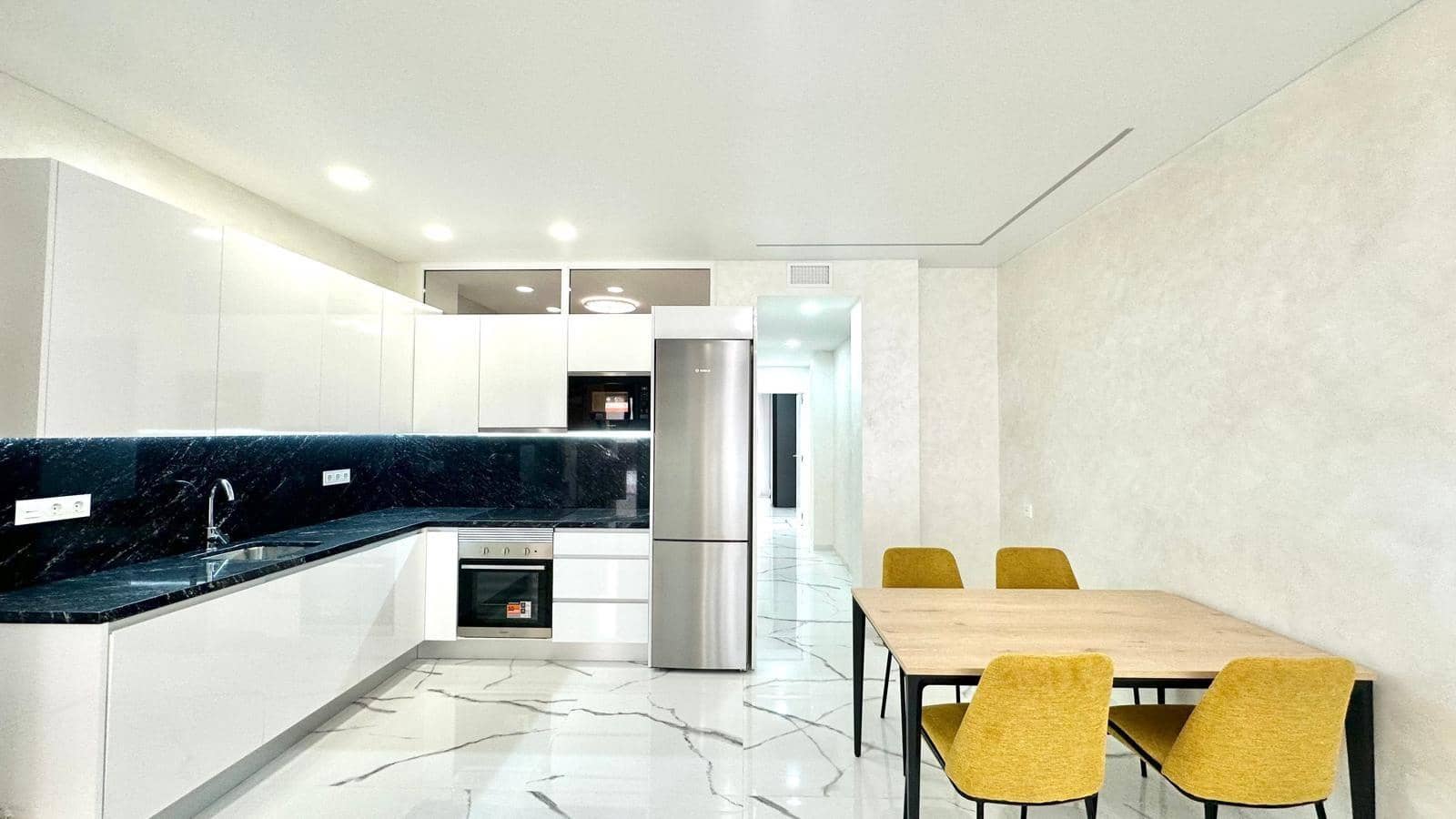 2 makuuhuone Huoneisto myytävänä paikassa Torrevieja - 250 000 € (Ref: 10083899)