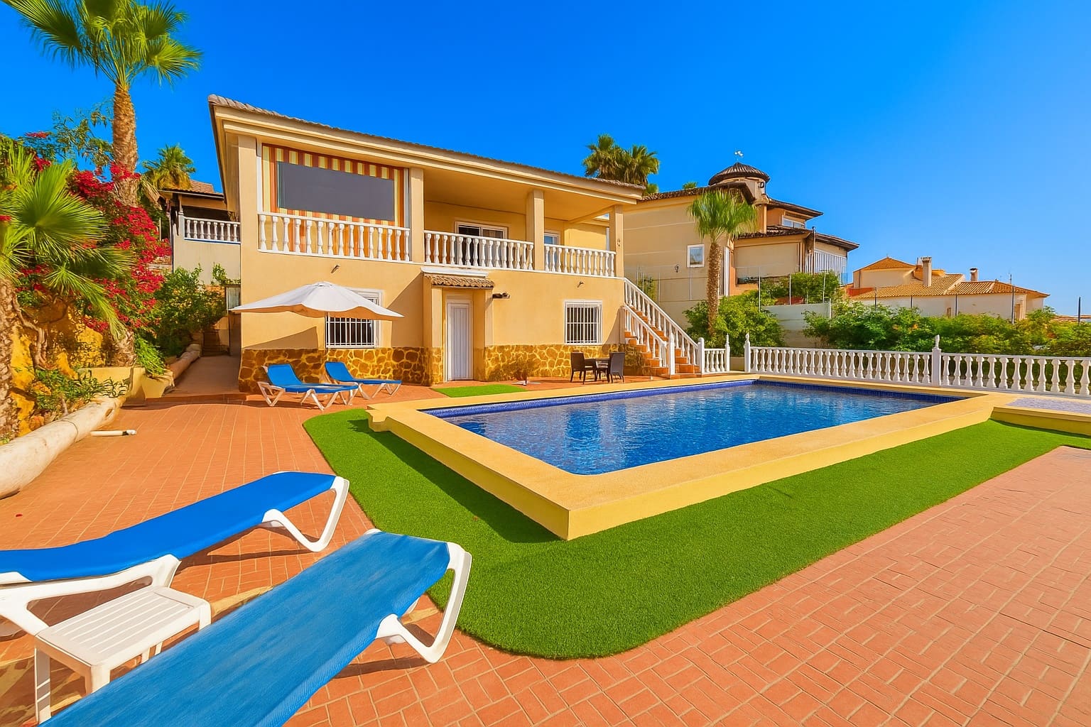 3 bedroom Studio for sale in Algorfa with pool garage - € 599,990 (Ref: 10083911)