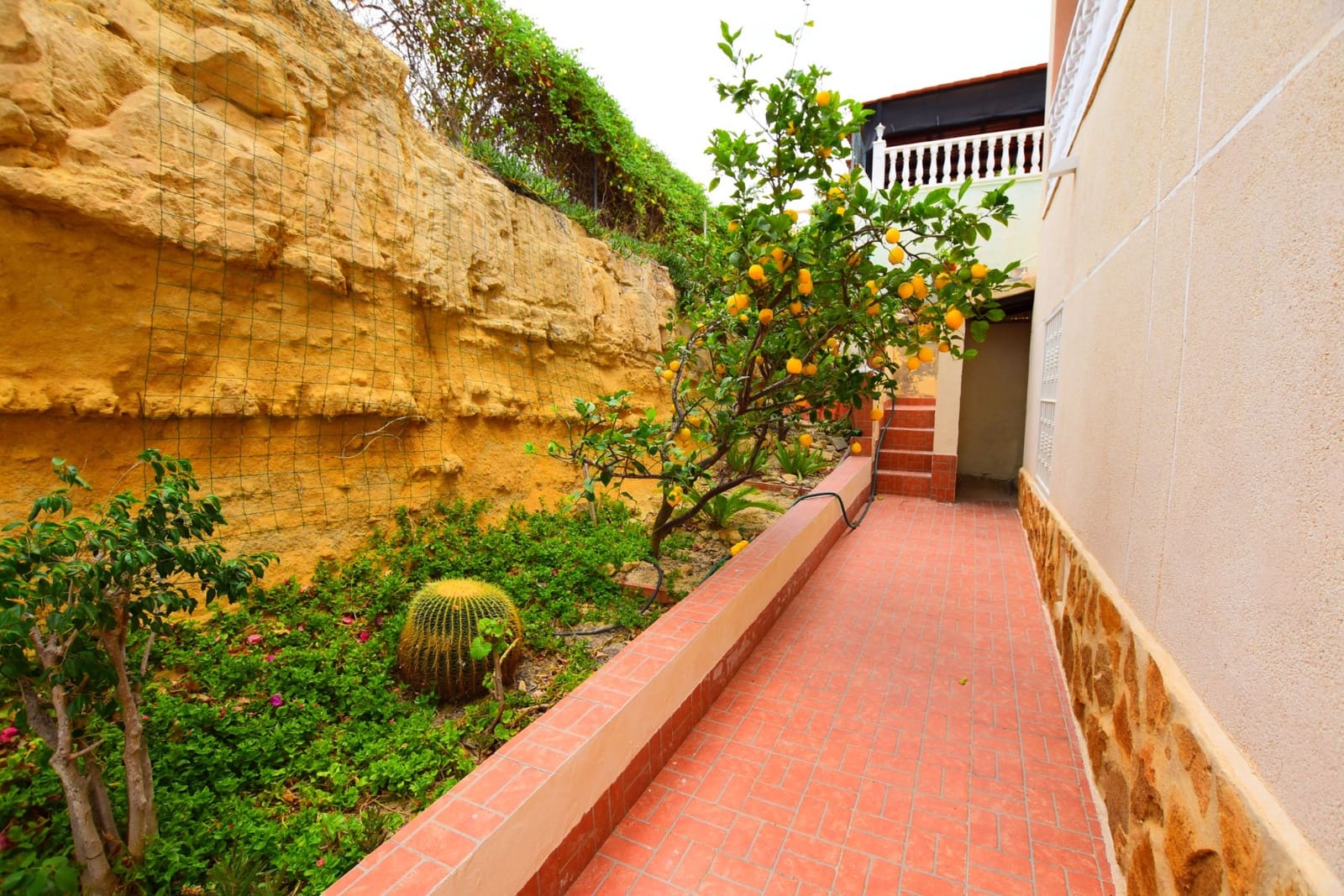 3 bedroom Studio for sale in Algorfa with pool garage - € 599,990 (Ref: 10083911)