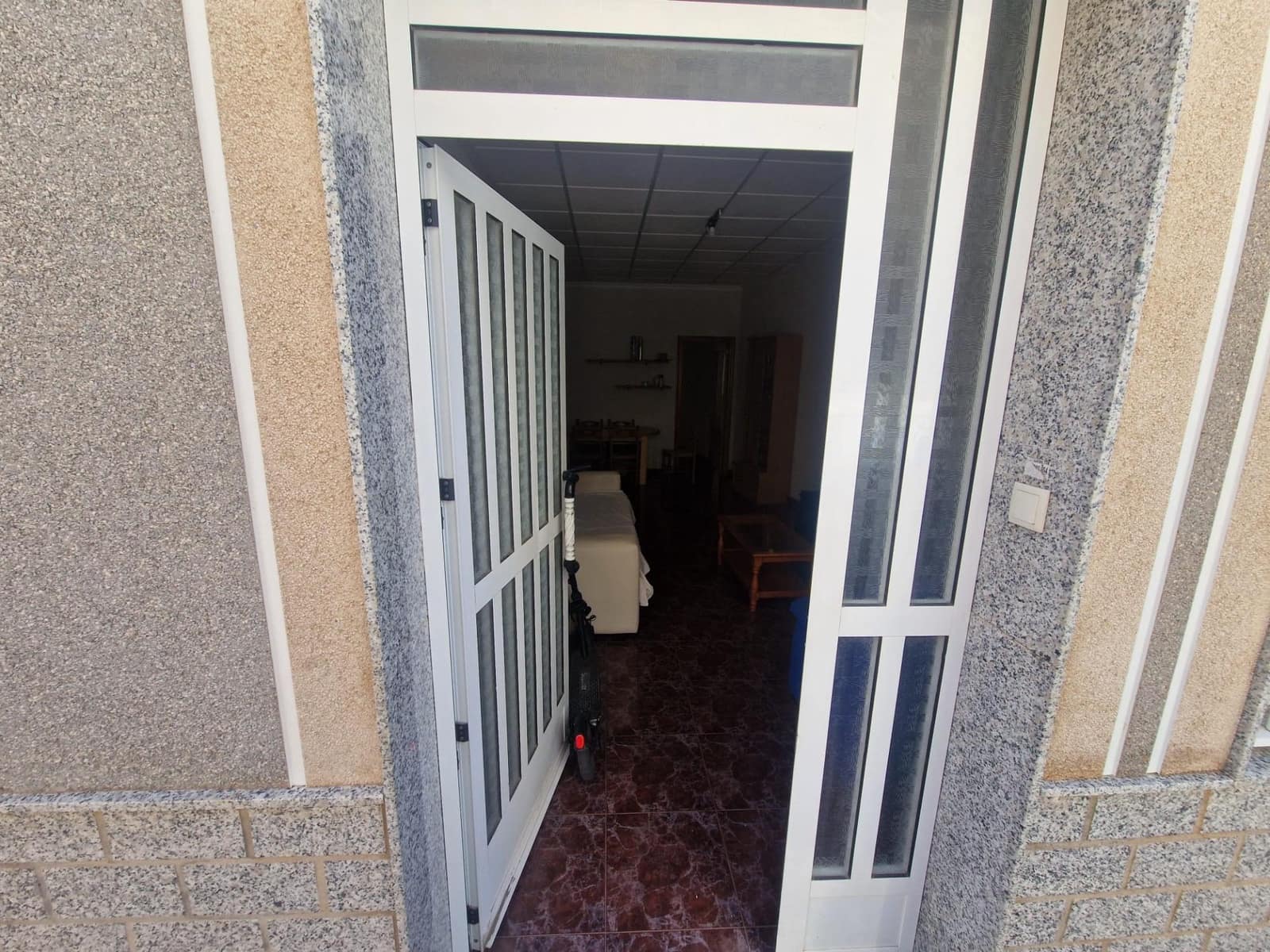 4 makuuhuone Omakotitalo myytävänä paikassa Torrevieja - 221 900 € (Ref: 10083917)