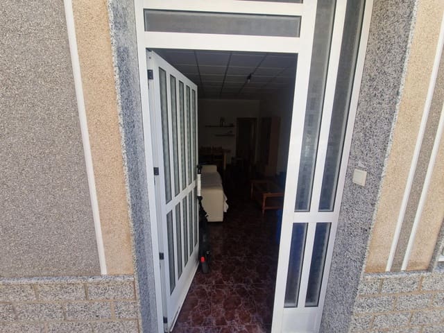 4 makuuhuone Omakotitalo myytävänä paikassa Centro - Muelle Pesquero, Torrevieja - 221 900 € (Ref: 10083917)