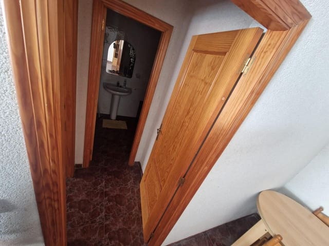 4 makuuhuone Omakotitalo myytävänä paikassa Centro - Muelle Pesquero, Torrevieja - 221 900 € (Ref: 10083917)